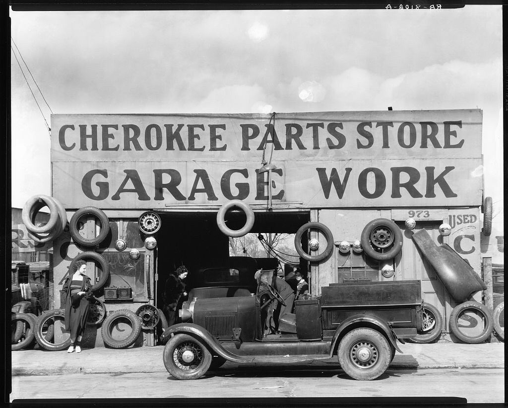 Rayonnage de pièces détachées automobiles classées dans le dépôt Animashop